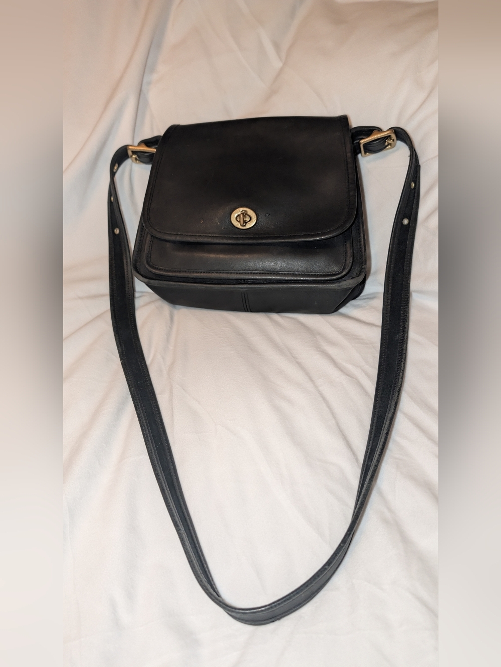 Coach Rambler Legacy Crossbody Bag 9061 Black Glove Tanned Leather GUC